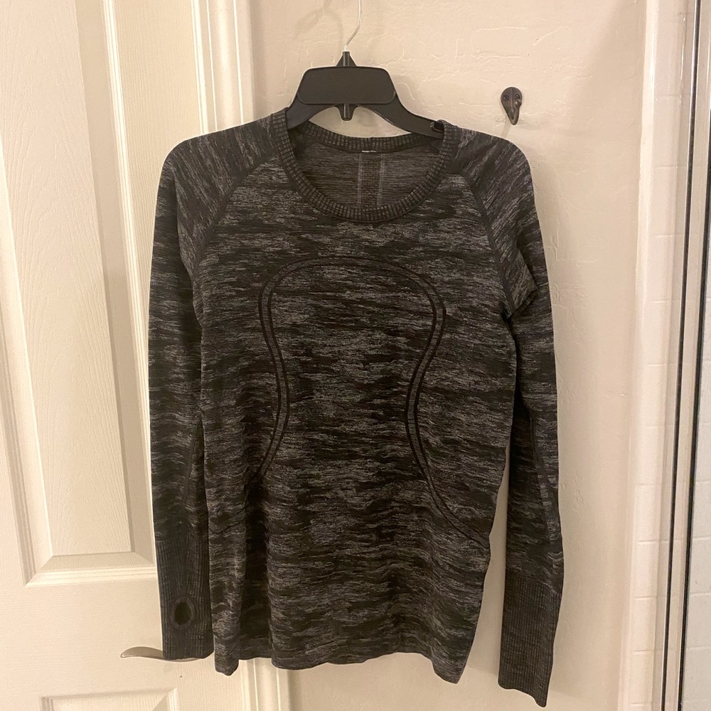 LuluLemon Gray-Black Long Sleeve Shirt